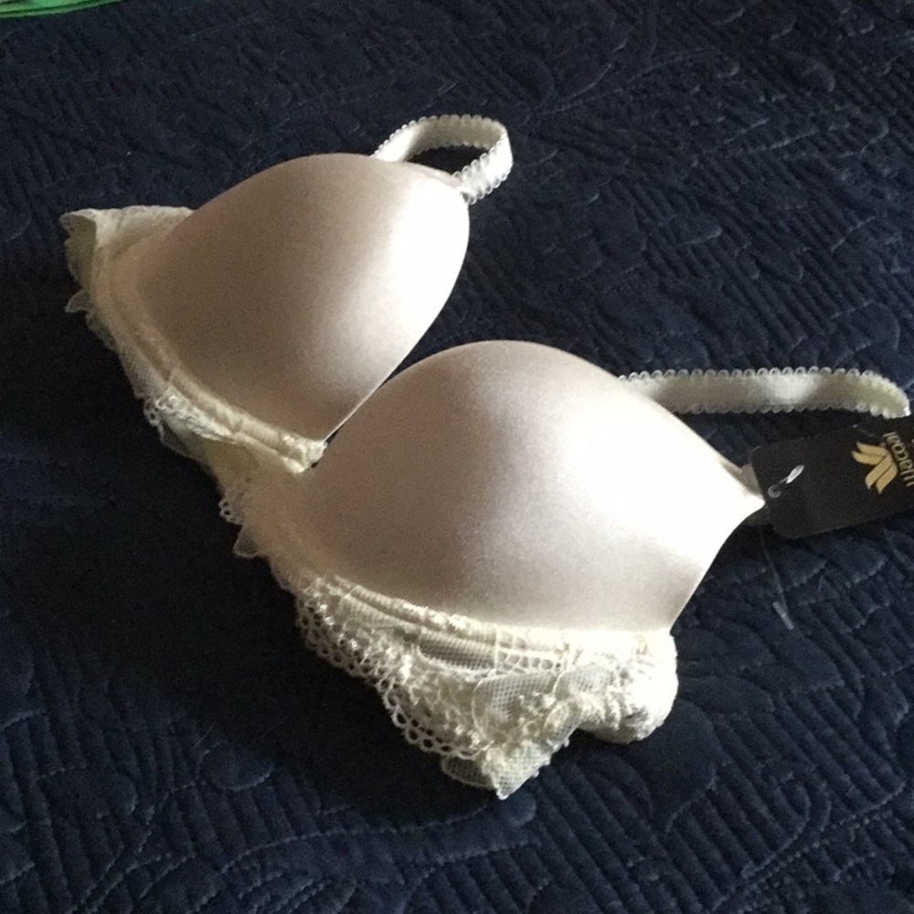 Wacoal Luscious Lace Push-up Bra 65897 Ivory 34B